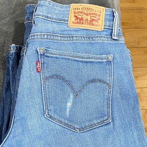Levis 711 Skinny Jeans